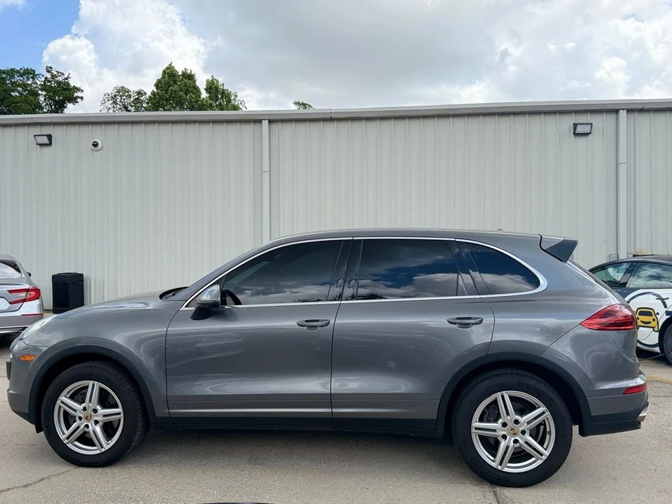2016 Porsche 958 Cayenne - Image 2 of 31