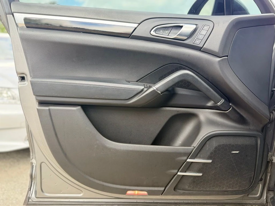 2016 Porsche 958 Cayenne - Image 13 of 31