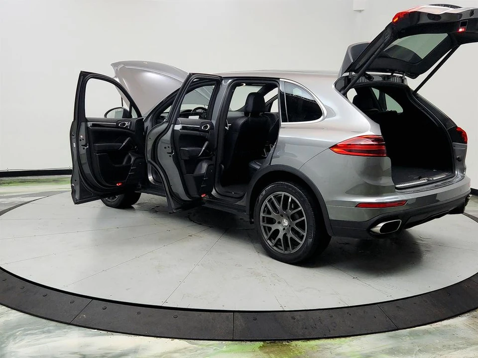 2016 Porsche 958 Cayenne - Image 11 of 31
