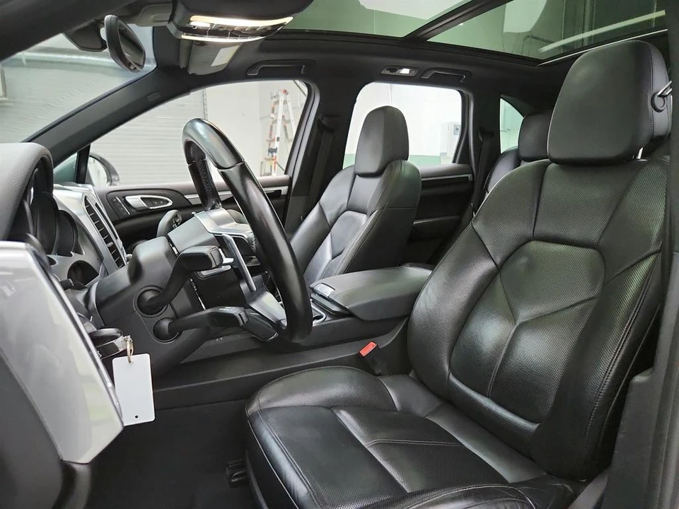 2016 Porsche 958 Cayenne - Image 13 of 31