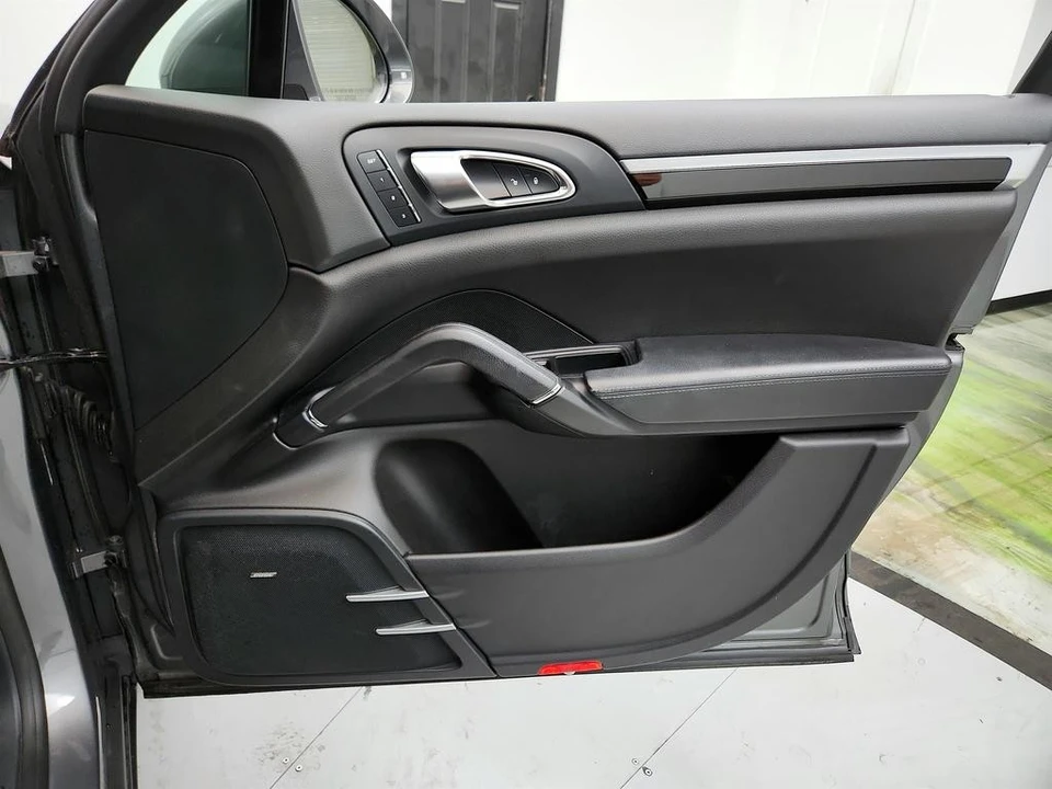 2016 Porsche 958 Cayenne - Image 25 of 31