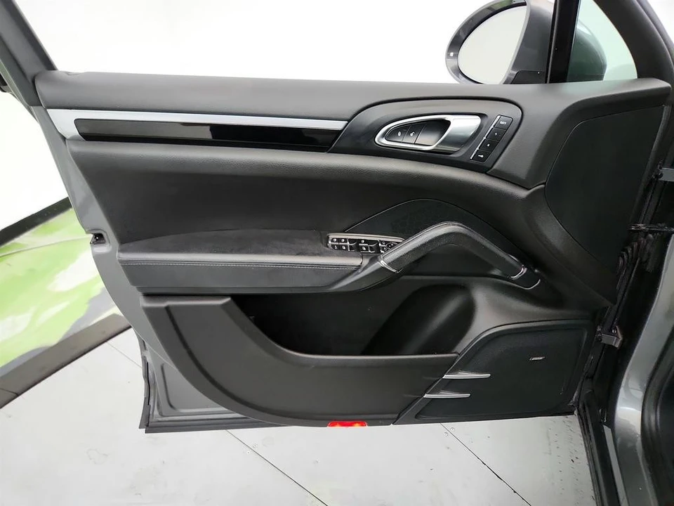 2016 Porsche 958 Cayenne - Image 20 of 31