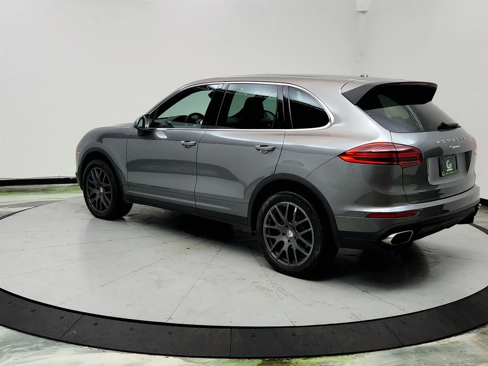 2016 Porsche - Image 7 of 31