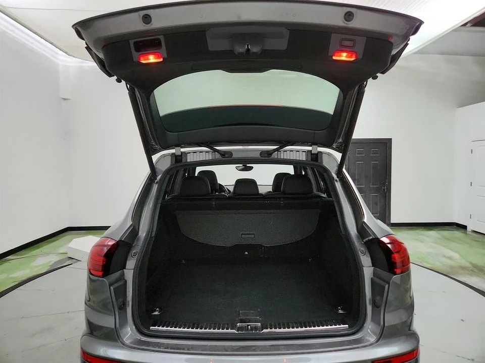 2016 Porsche - Image 31 of 31
