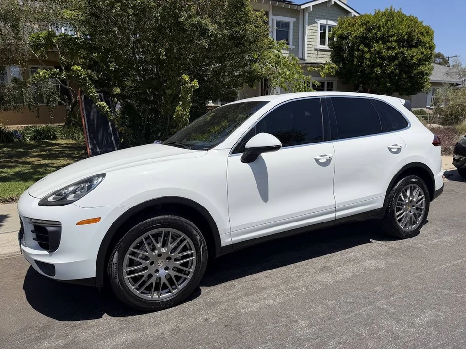 2016 Porsche 958 Cayenne S - Image 3 of 9