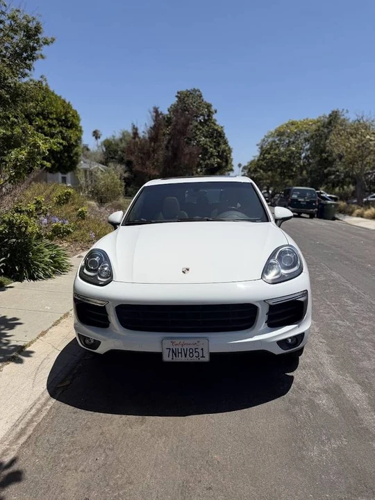 2016 Porsche 958 Cayenne S - Image 2 of 9