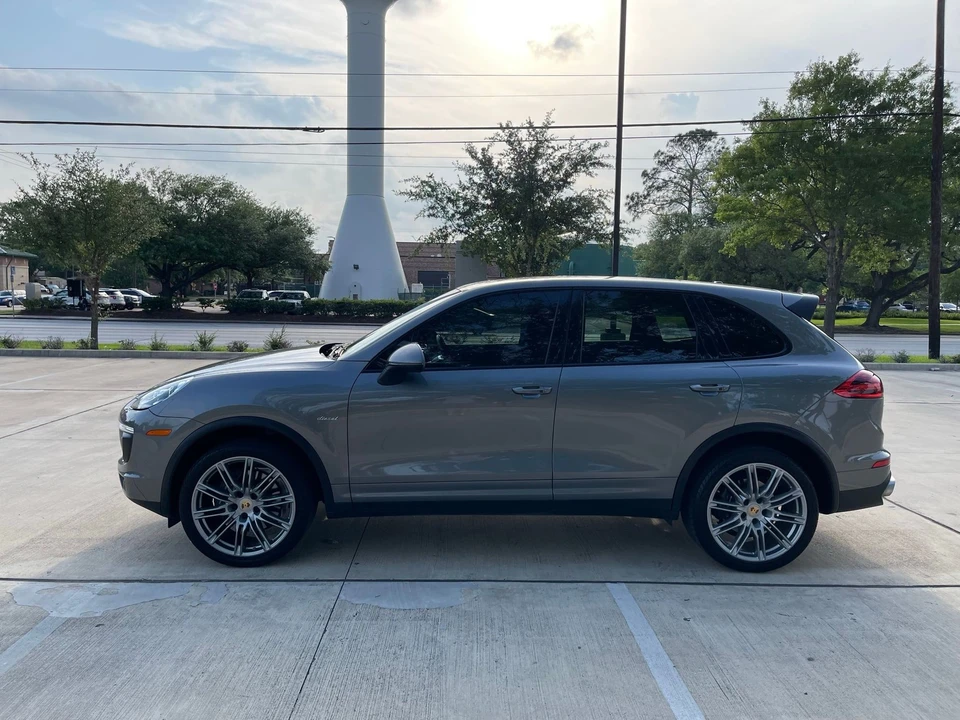 2016 Porsche 958 Cayenne Diesel - Image 2 of 26