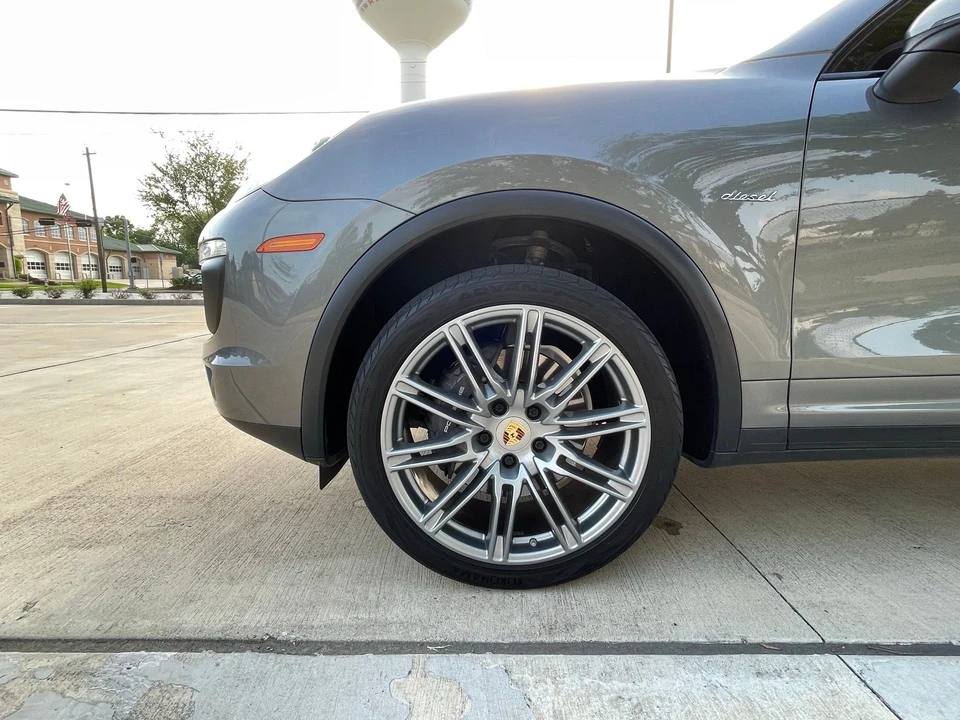 2016 Porsche 958 Cayenne Diesel - Image 18 of 26