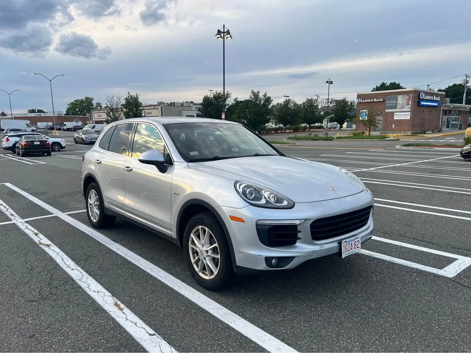 2016 Porsche 958 Cayenne Diesel - Image 2 of 10