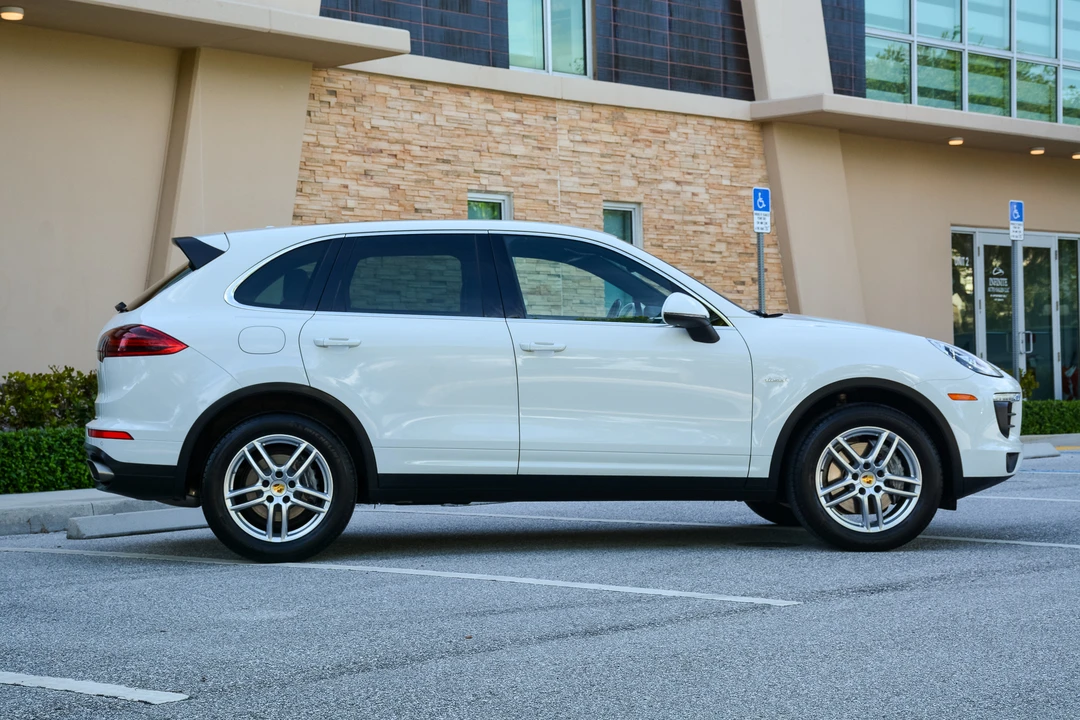 2016 Porsche 958 Cayenne Diesel - Image 13 of 31