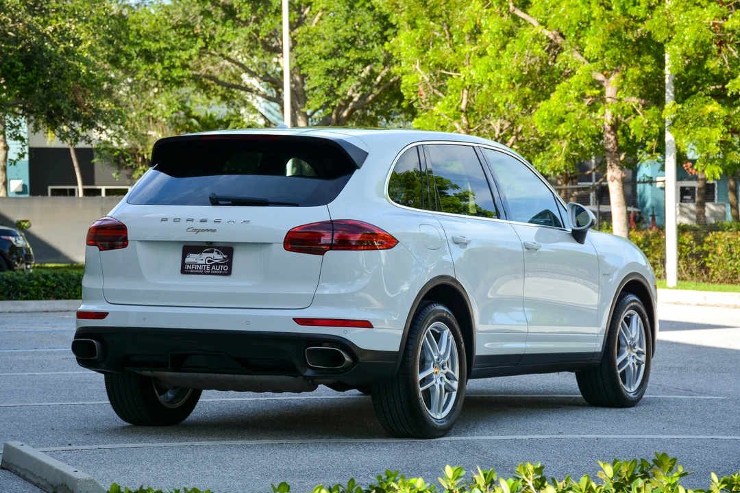 2016 Porsche 958 Cayenne Diesel - Image 10 of 31