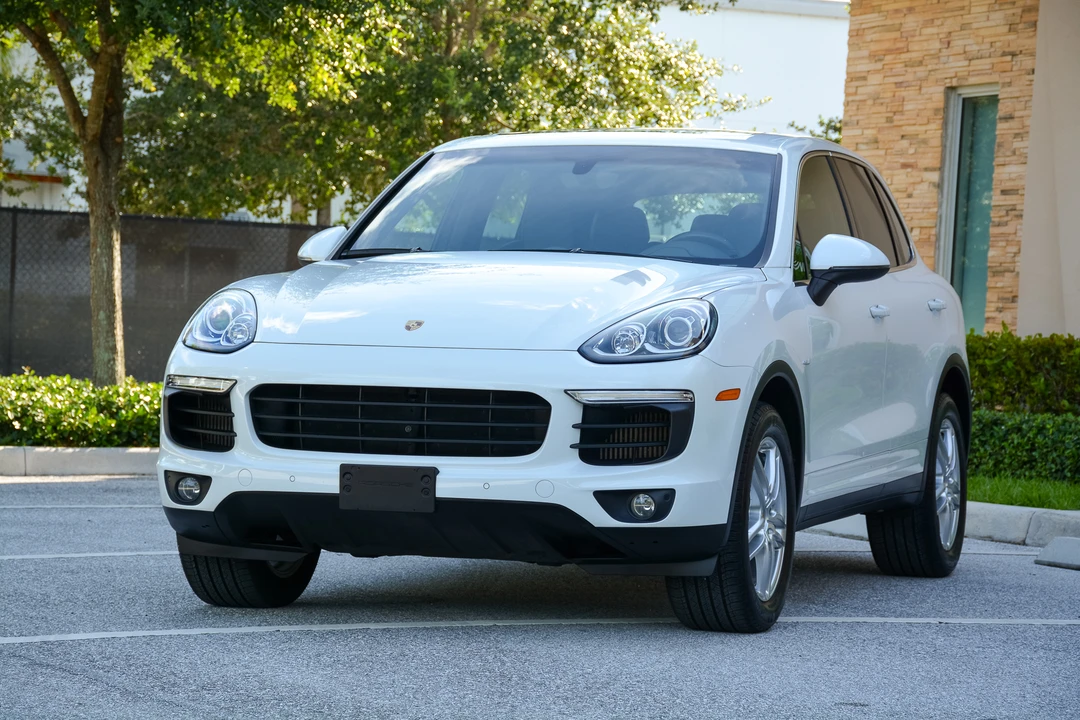 2016 Porsche 958 Cayenne Diesel - Image 2 of 31