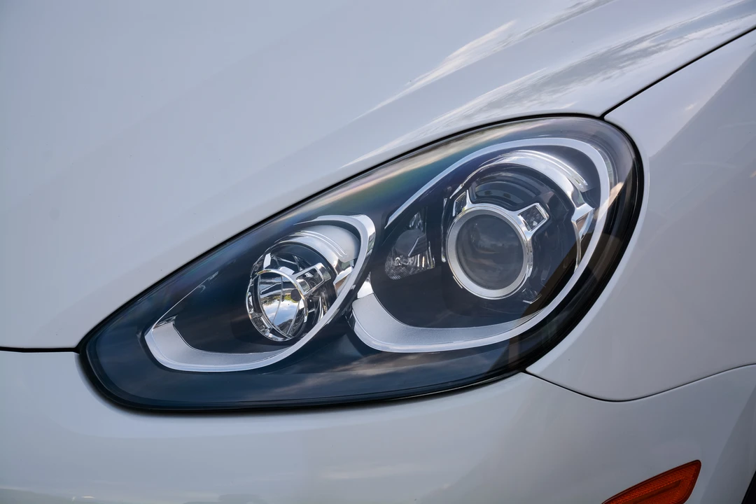 2016 Porsche 958 Cayenne Diesel - Image 25 of 31