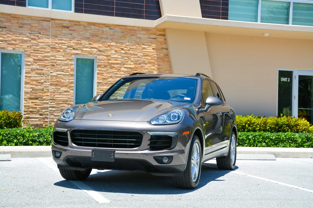 2016 Porsche 958 Cayenne Diesel - Image 2 of 31