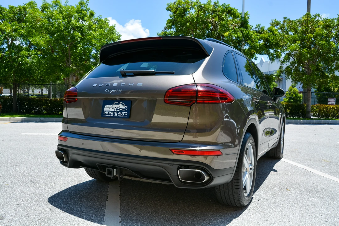 2016 Porsche 958 Cayenne Diesel - Image 10 of 31