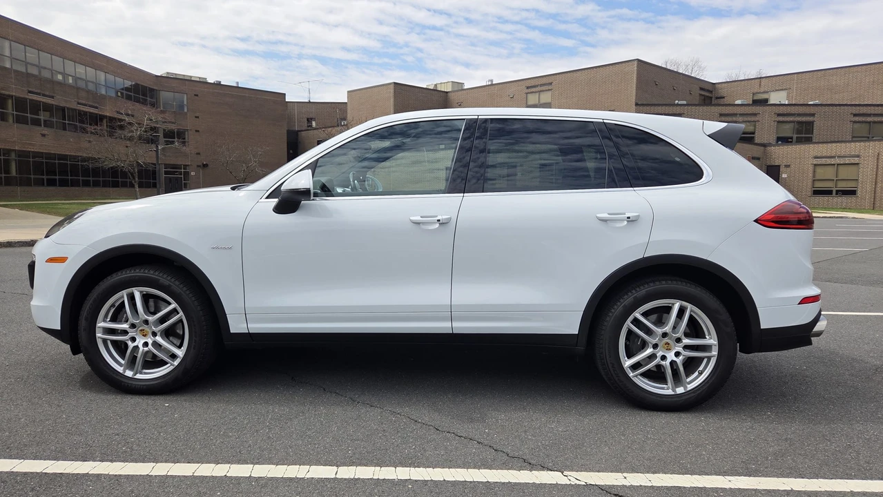 2016 Porsche 958 Cayenne Diesel - Image 14 of 31