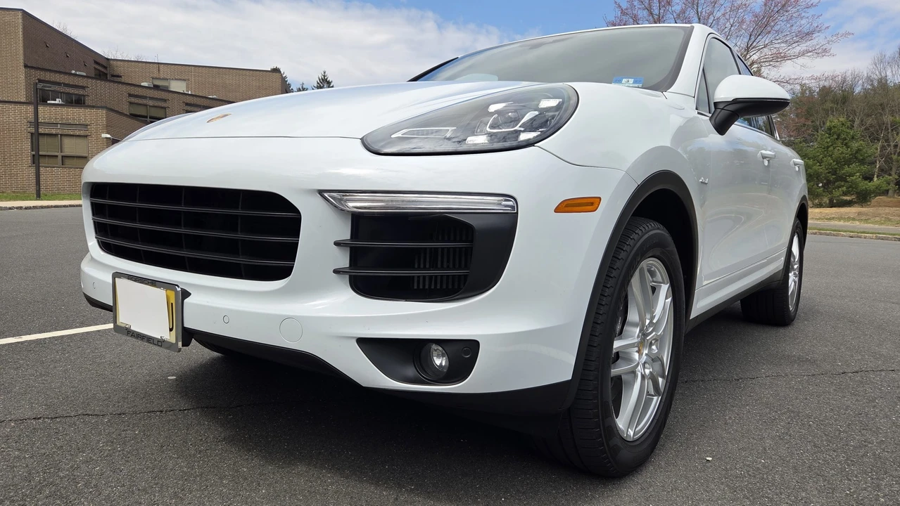 2016 Porsche 958 Cayenne Diesel - Image 2 of 31