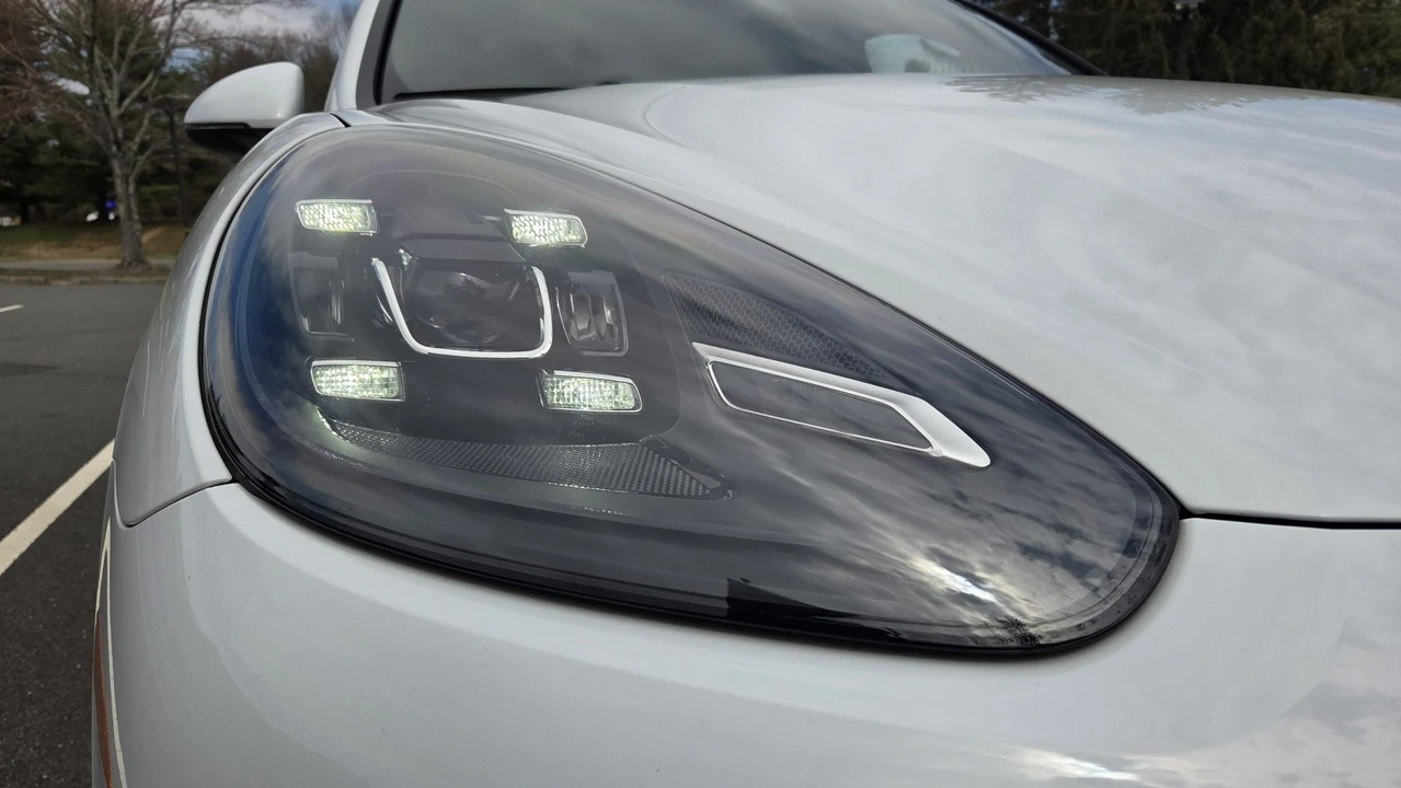 2016 Porsche 958 Cayenne Diesel - Image 27 of 31