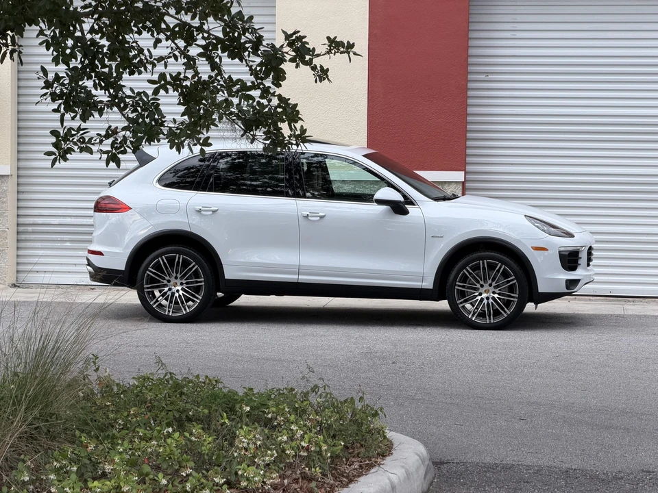 2016 Porsche 958 Cayenne Diesel - Image 18 of 31