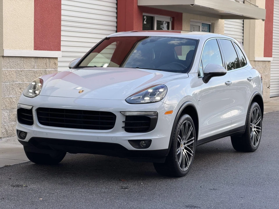 2016 Porsche 958 Cayenne Diesel - Image 2 of 31