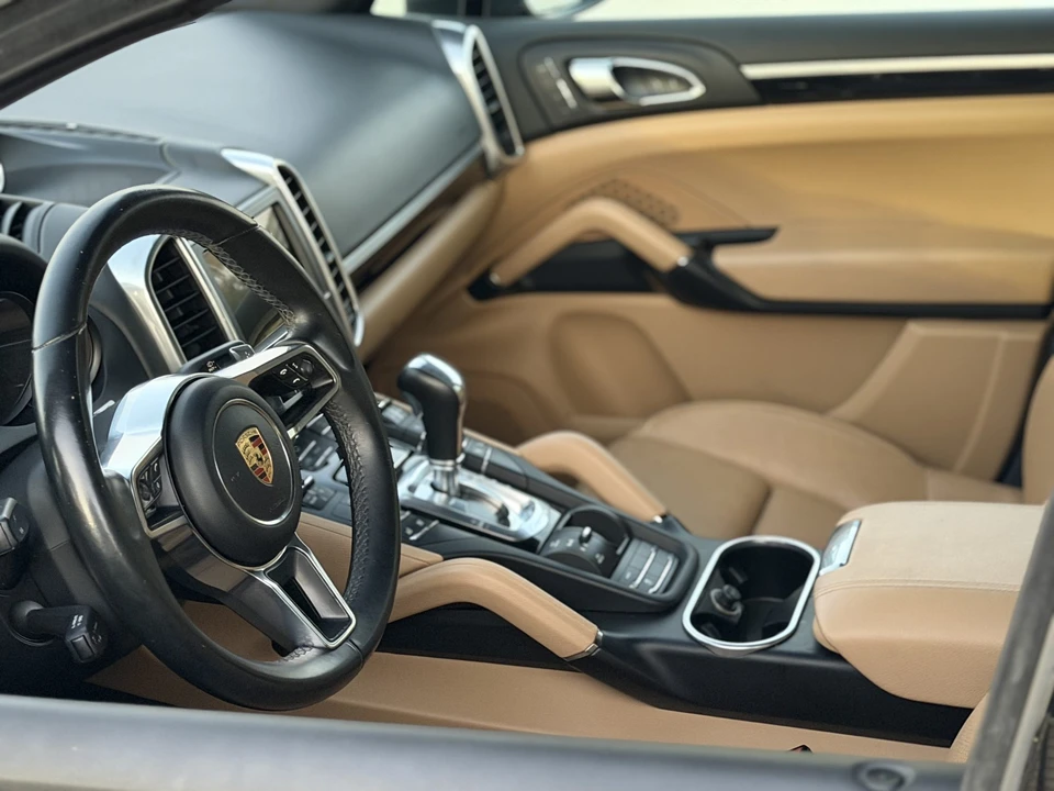 2016 Porsche 958 Cayenne Diesel - Image 29 of 31