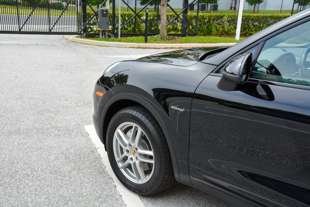 2016 Porsche 958 Cayenne Diesel - Image 24 of 31