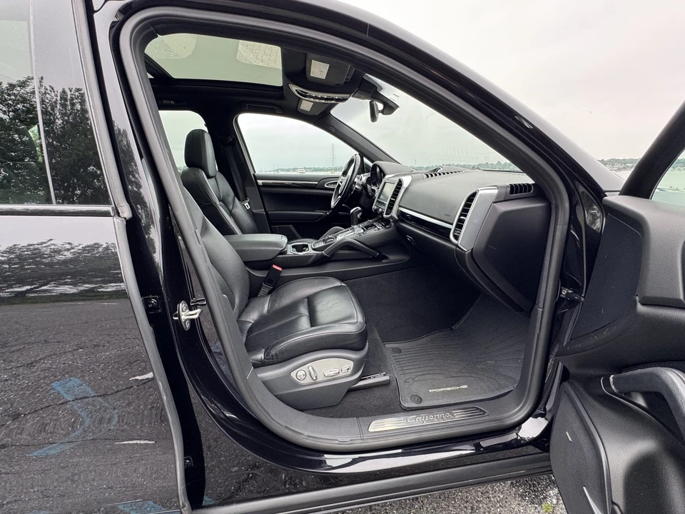 2016 Porsche 958 Cayenne Diesel - Image 26 of 31