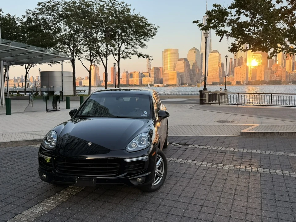 2016 Porsche 958 Cayenne Diesel - Image 2 of 31