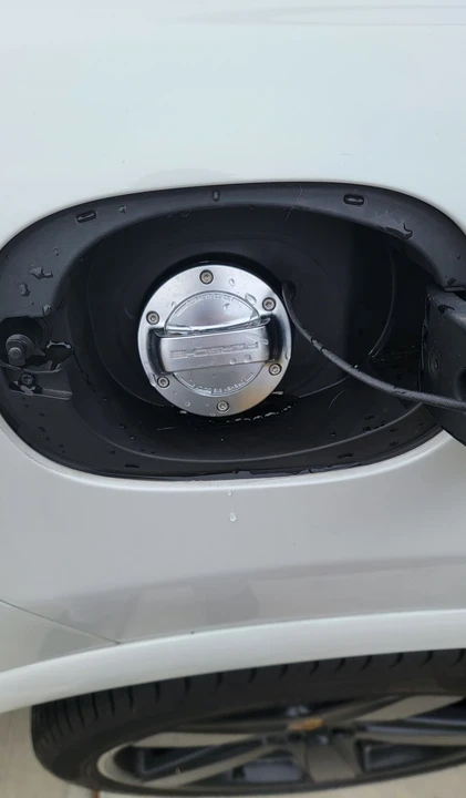 2016 Porsche 958 Cayenne Diesel - Image 16 of 17