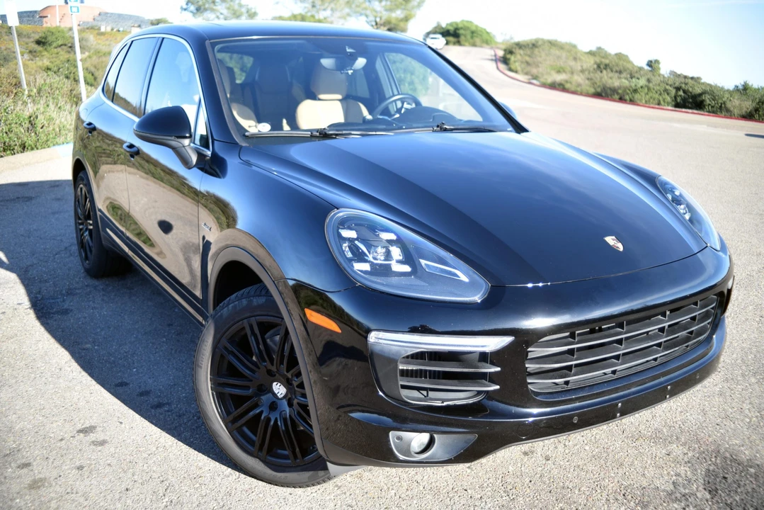 2016 Porsche 958 Cayenne Diesel - Image 2 of 31
