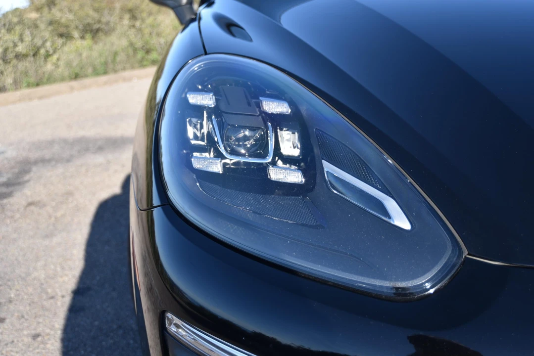 2016 Porsche 958 Cayenne Diesel - Image 12 of 31