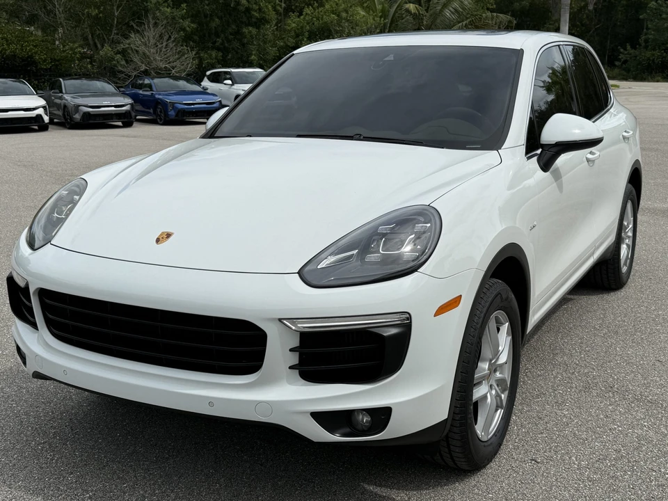 2016 Porsche 958 Cayenne Diesel - Image 2 of 31