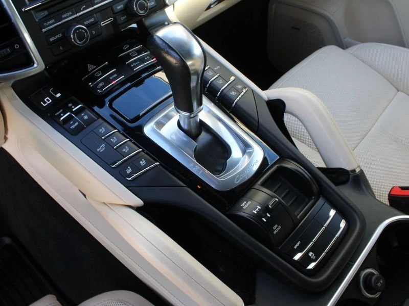 2016 Porsche 958 Cayenne Diesel - Image 18 of 20