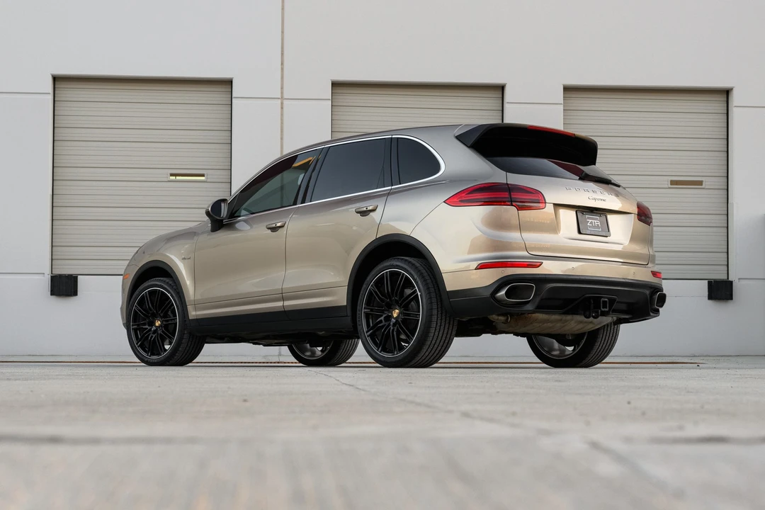 2016 Porsche 958 Cayenne Diesel - Image 16 of 31