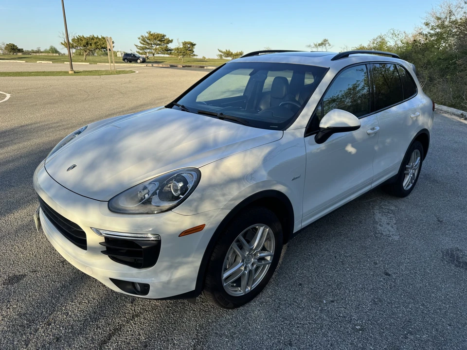 2016 Porsche 958 Cayenne Diesel - Image 2 of 31