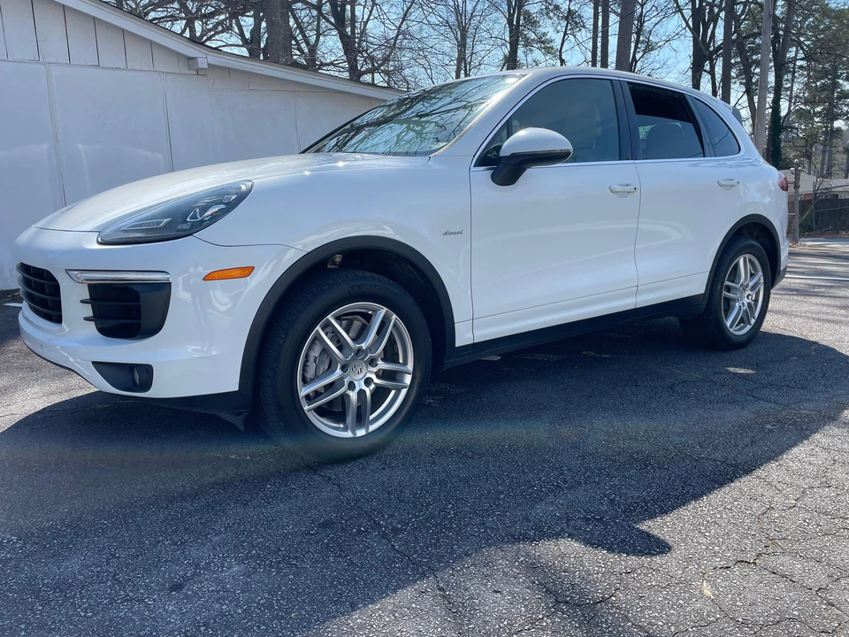 2016 Porsche 958 Cayenne Diesel - Image 10 of 31
