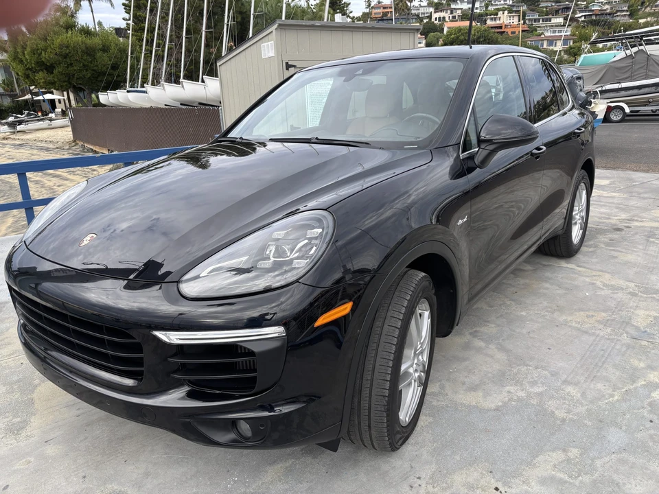 2016 Porsche 958 Cayenne Diesel - Image 2 of 31