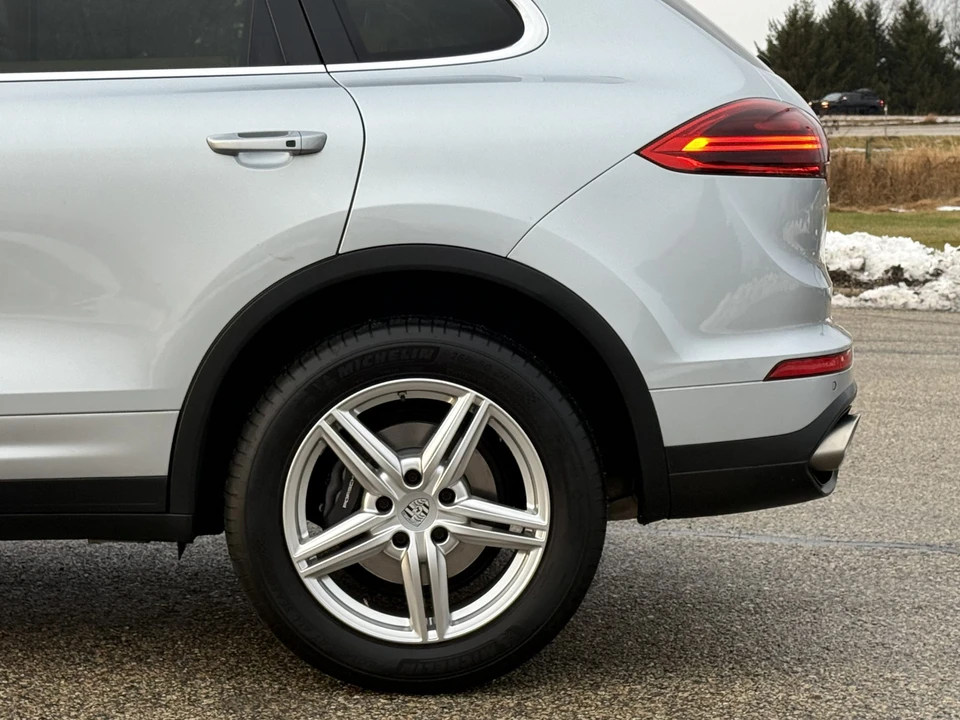 2016 Porsche 958 Cayenne Diesel - Image 27 of 31