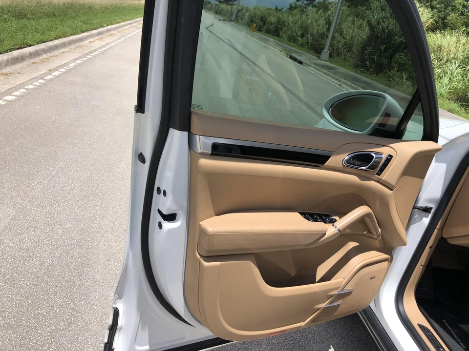 2016 Porsche 958 Cayenne Diesel - Image 24 of 31