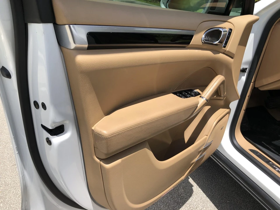 2016 Porsche 958 Cayenne Diesel - Image 25 of 31