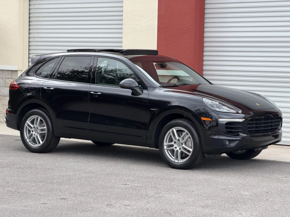 2016 Porsche 958 Cayenne Diesel - Image 2 of 31