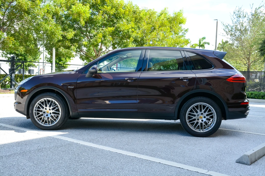2016 Porsche 958 Cayenne Diesel - Image 12 of 31