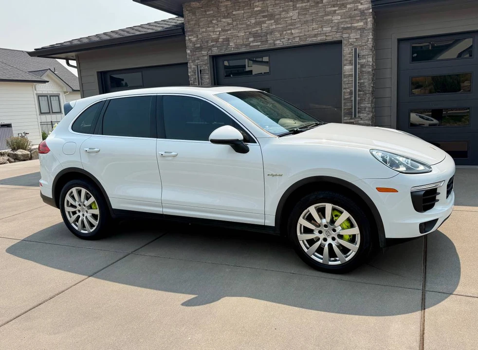 2016 Porsche 958 Cayenne - Image 3 of 11