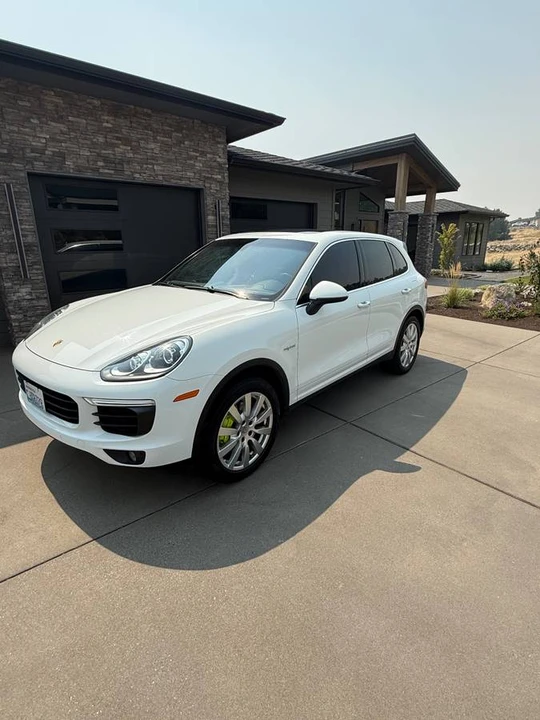 2016 Porsche 958 Cayenne - Image 2 of 11