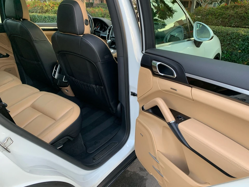 2016 Porsche 958 Cayenne - Image 24 of 31