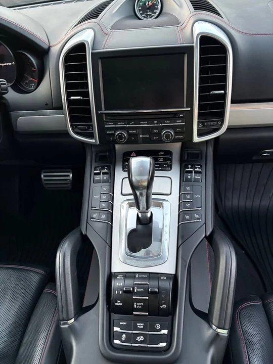 2016 Porsche 958 Cayenne GTS - Image 16 of 18