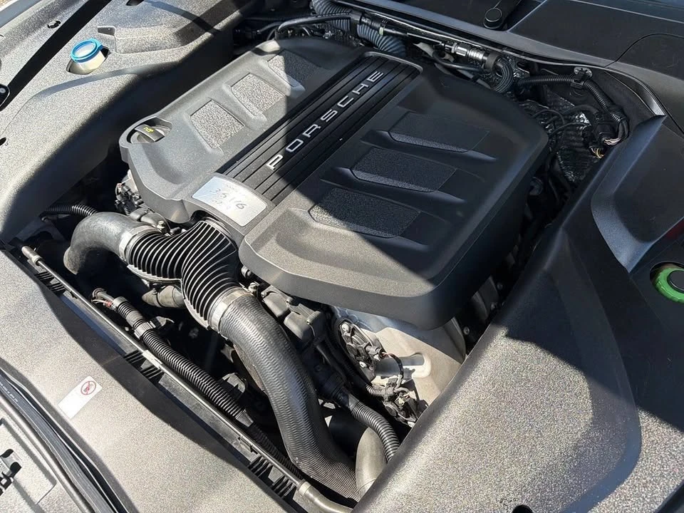 2016 Porsche 958 Cayenne GTS - Image 11 of 20