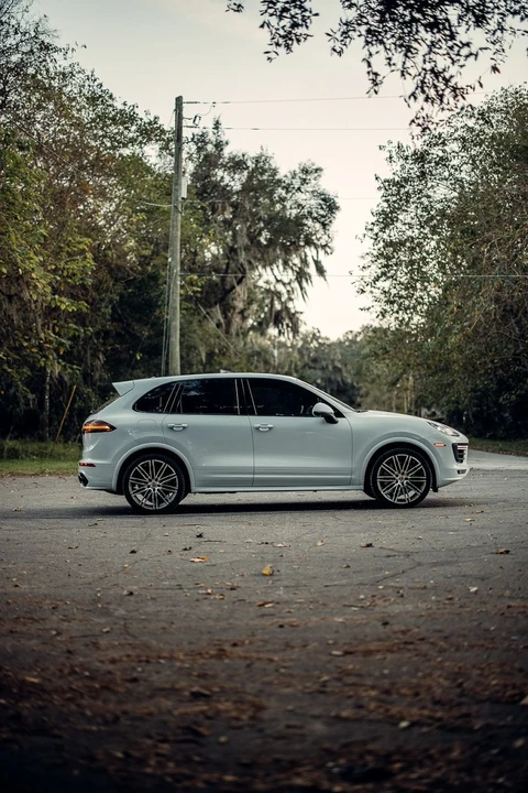 2016 Porsche 958 Cayenne GTS - Image 4 of 20