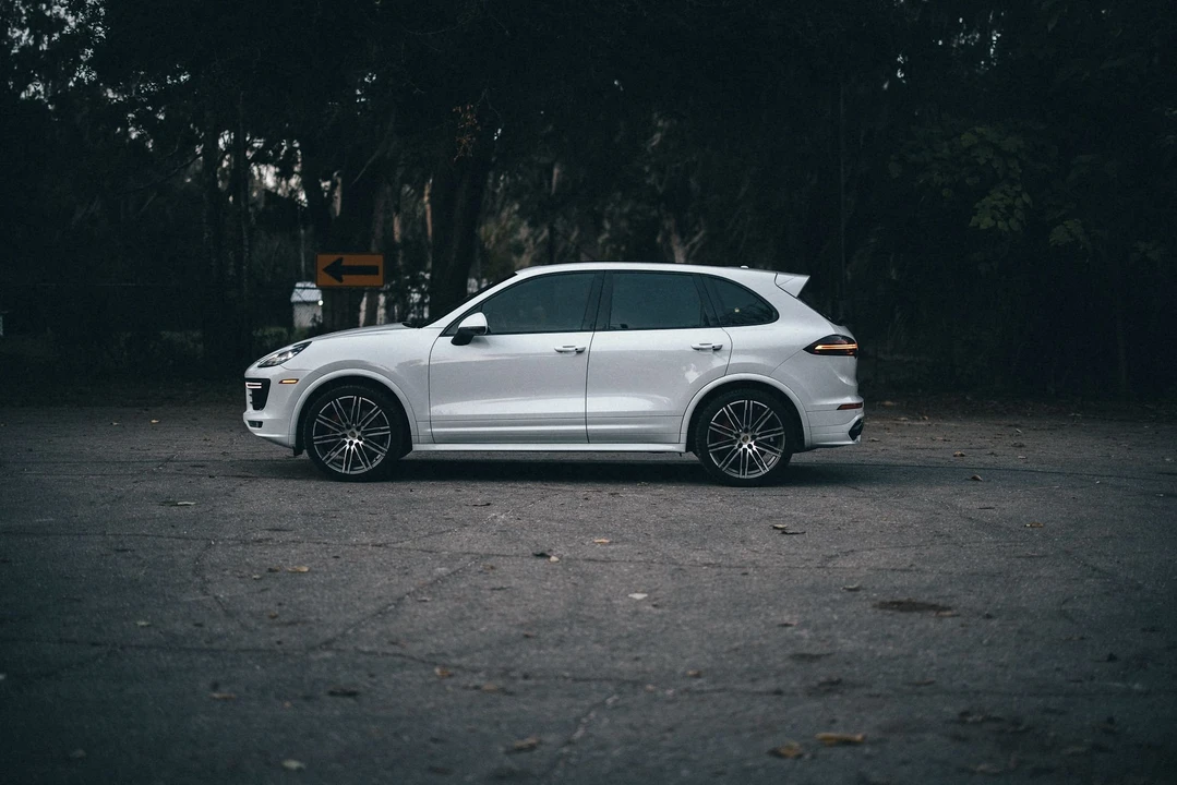 2016 Porsche 958 Cayenne GTS - Image 9 of 20