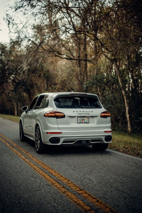 2016 Porsche 958 Cayenne GTS - Image 7 of 20